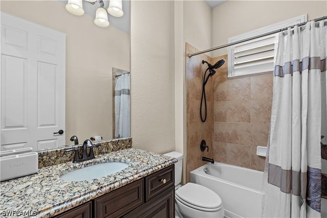9352 Vercelli CT, Naples, FL 34113