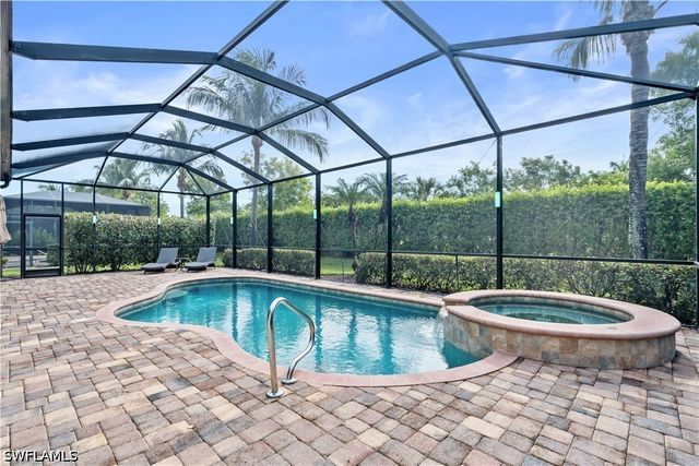 9352 Vercelli CT, Naples, FL 34113
