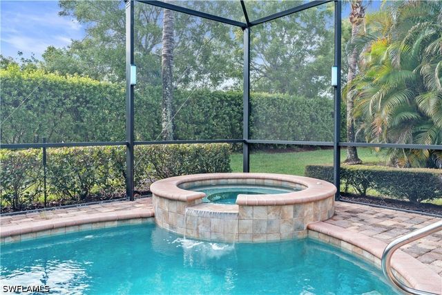9352 Vercelli CT, Naples, FL 34113