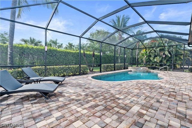 9352 Vercelli CT, Naples, FL 34113