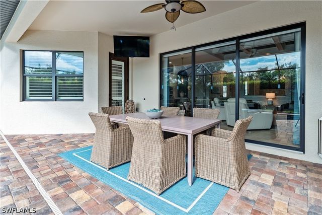 9352 Vercelli CT, Naples, FL 34113