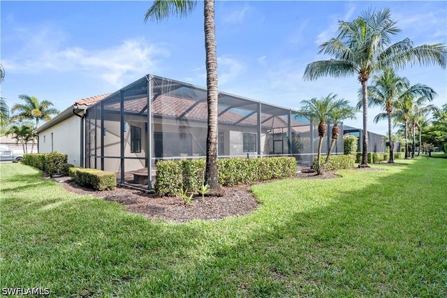 9352 Vercelli CT, Naples, FL 34113