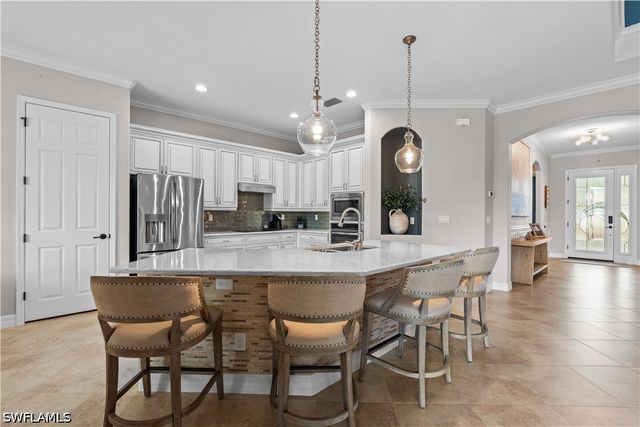 9352 Vercelli CT, Naples, FL 34113