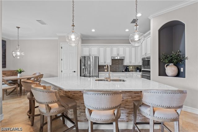 9352 Vercelli CT, Naples, FL 34113
