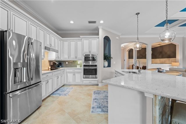 9352 Vercelli CT, Naples, FL 34113