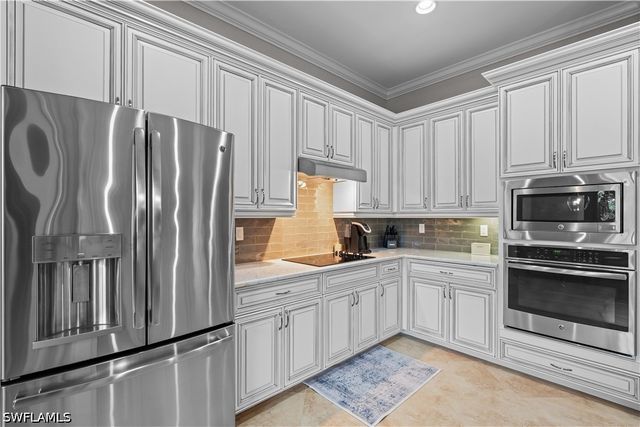 9352 Vercelli CT, Naples, FL 34113