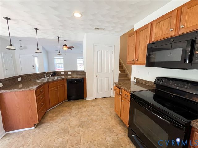 4207 Cougar Trl, Chester, VA 23831