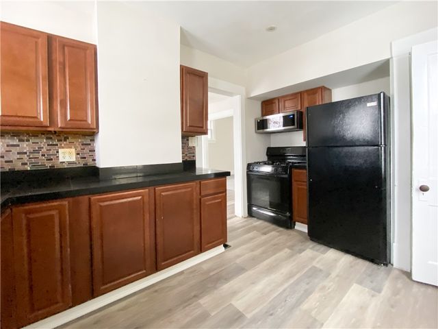 476 Mecklem Ave, Rochester, PA 15074