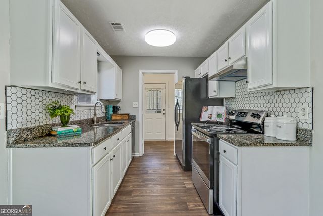 128 Tuscany Lane, Griffin, GA 30223