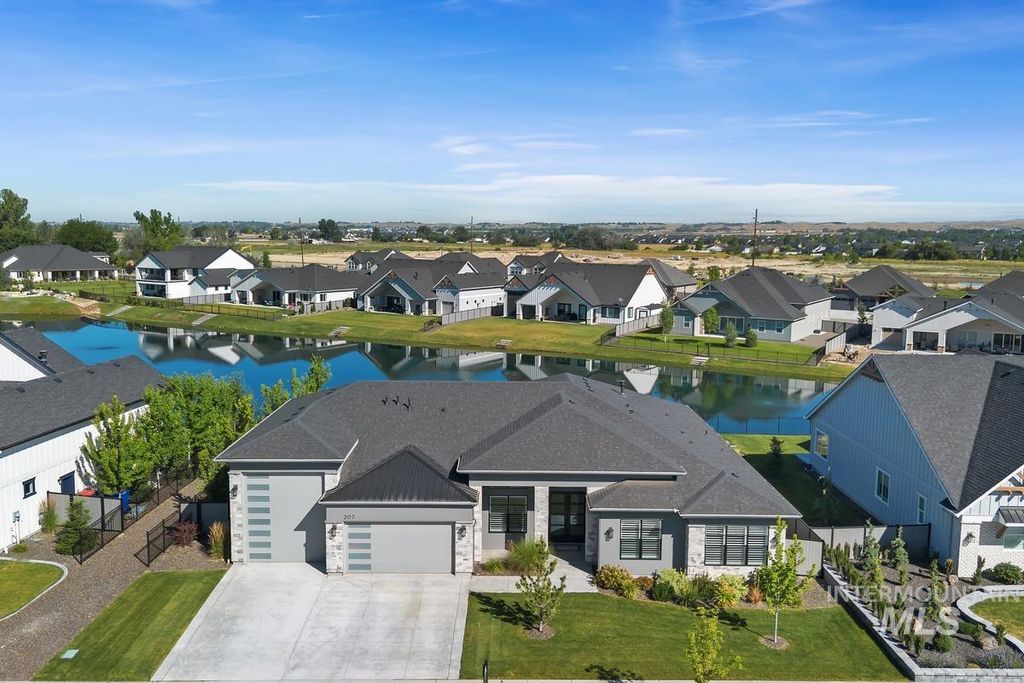 207 S Eagles Roost Way, Eagle, ID 83616