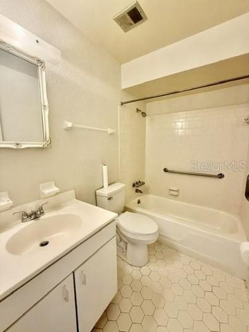 223 N ADELLE AVENUE, Deland, FL 32720