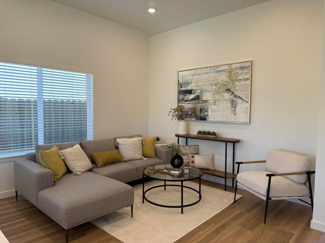 702 NE Rickenbacker Road 138, Madras, OR 97741