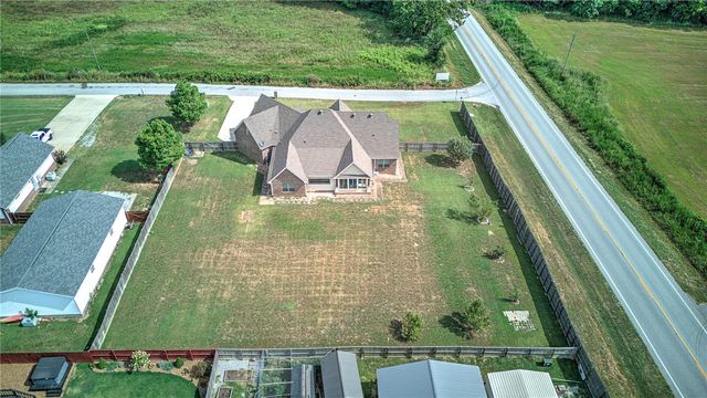 951 NW Pautsky Avenue, Bentonville, AR 72713