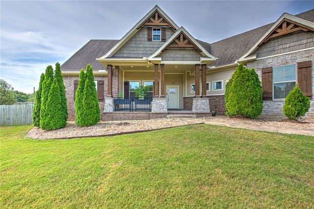 951 NW Pautsky Avenue, Bentonville, AR 72713