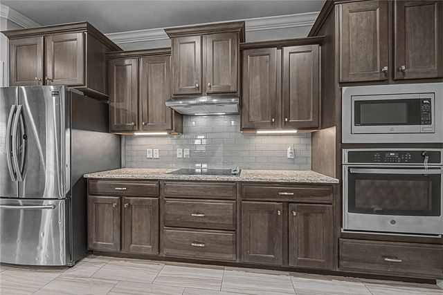 951 NW Pautsky Avenue, Bentonville, AR 72713