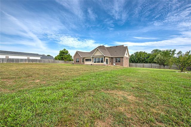 951 NW Pautsky Avenue, Bentonville, AR 72713