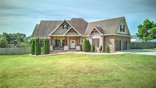 951 NW Pautsky Avenue, Bentonville, AR 72713