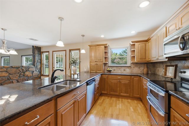 10921 N 110th East Avenue, Owasso, OK 74055