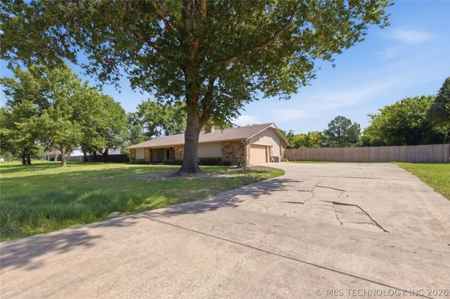 10921 N 110th East Avenue, Owasso, OK 74055