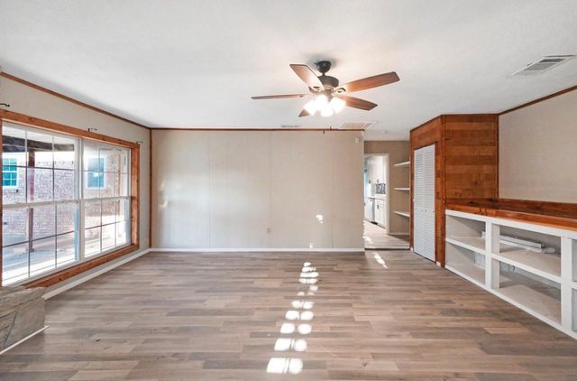 503 NE 39th Avenue, Mineral Wells, TX 76067