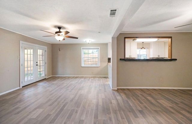 503 NE 39th Avenue, Mineral Wells, TX 76067