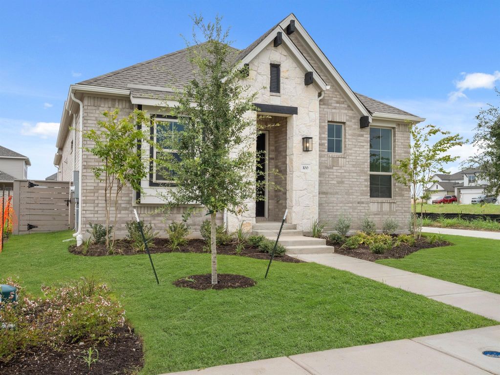 100 Royal Fern RD, Hutto, TX 78634