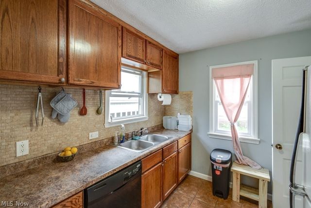 1367 Churchill Road, Lyndhurst, OH 44124