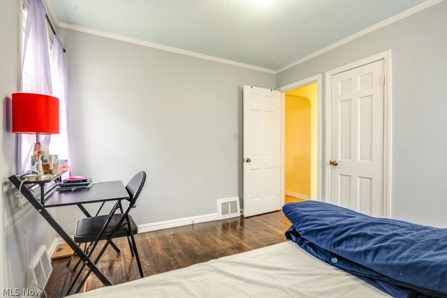 1367 Churchill Road, Lyndhurst, OH 44124