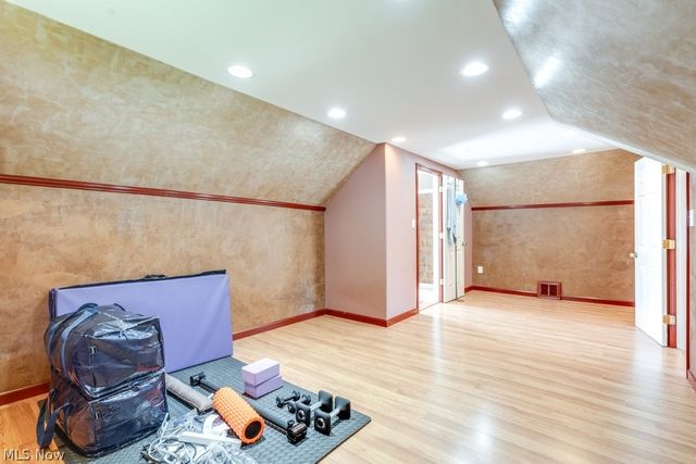1367 Churchill Road, Lyndhurst, OH 44124