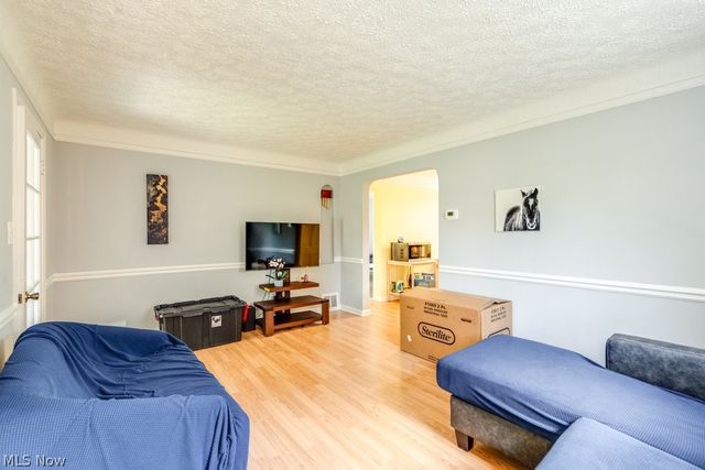 1367 Churchill Road, Lyndhurst, OH 44124