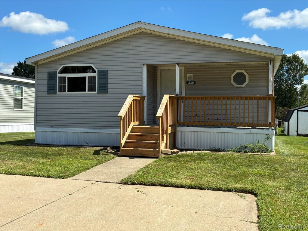 420 Hidden Ridge, Morrice Village, MI 48857