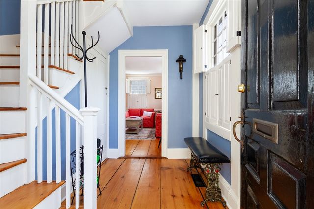 26 Thames Street, Newport, RI 02840