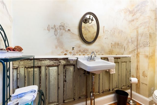 26 Thames Street, Newport, RI 02840