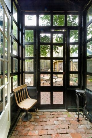 26 Thames Street, Newport, RI 02840