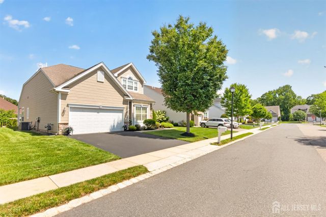 57 Mandrake Road, Monroe, NJ 08831