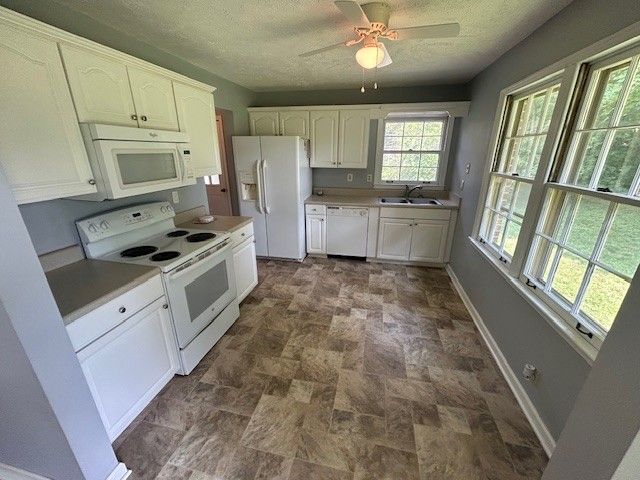 203 Arnold Ave, Tullahoma, TN 37388