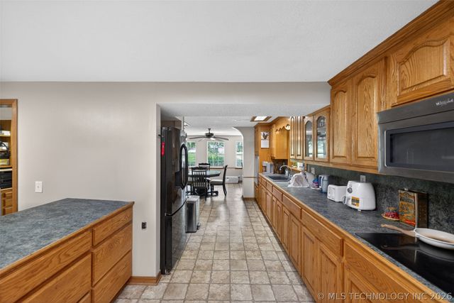 9596 N 447 Road, Spavinaw, OK 74366