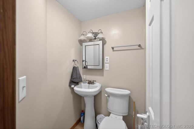9596 N 447 Road, Spavinaw, OK 74366