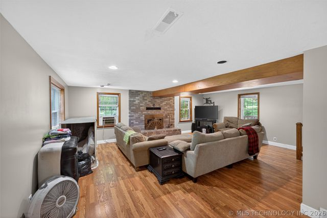 9596 N 447 Road, Spavinaw, OK 74366