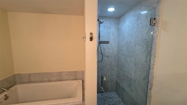 253 NE 2nd Street 3208, Miami, FL 33132