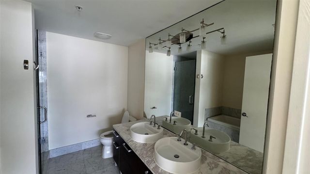 253 NE 2nd Street 3208, Miami, FL 33132