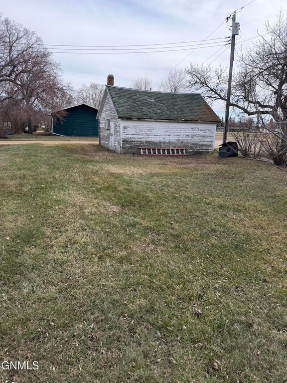 402 1st Street NW, Crosby, ND 58730 photo 15