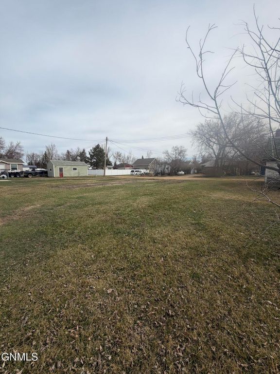 402 1st Street NW, Crosby, ND 58730 photo 20