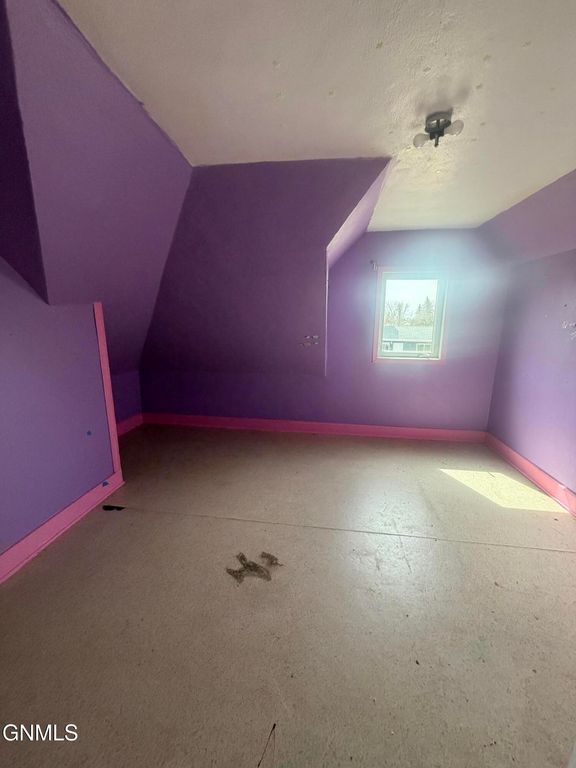 402 1st Street NW, Crosby, ND 58730 photo 9