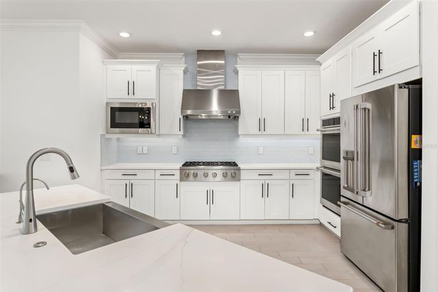 4520 POND BROOK COURT, Lakewood Ranch, FL 34211