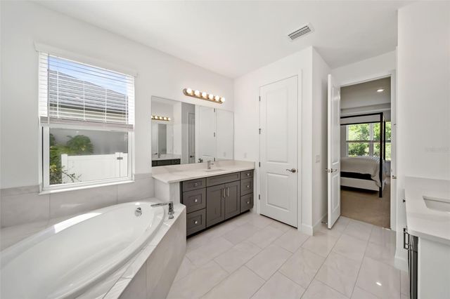 4520 POND BROOK COURT, Lakewood Ranch, FL 34211