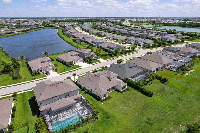 4520 POND BROOK COURT, Lakewood Ranch, FL 34211