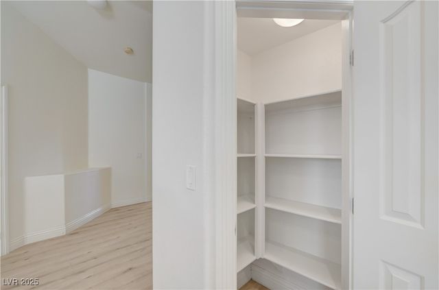 1095 Snow Roof Avenue, Henderson, NV 89052