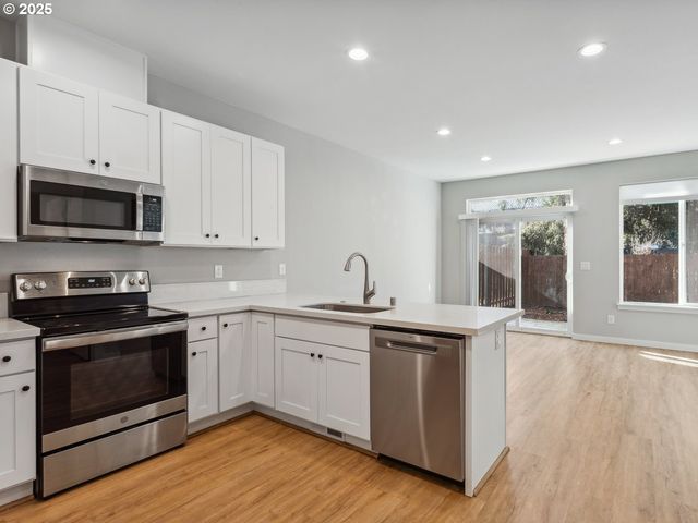 2421 Ne 54TH St, Vancouver, WA 98663