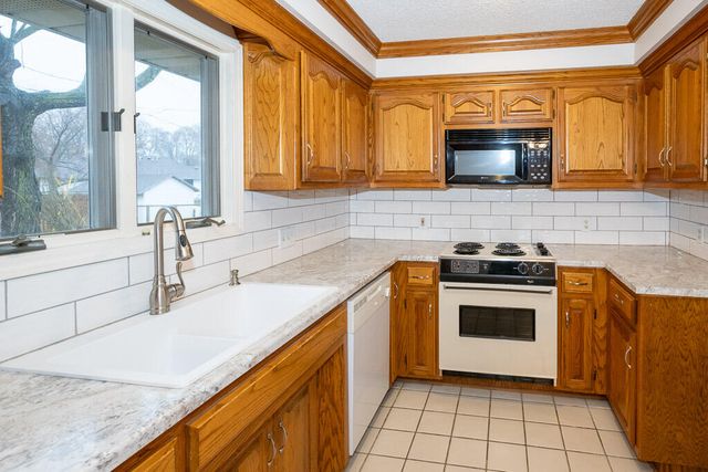 1216 Verna Lane, Nixa, MO 65714